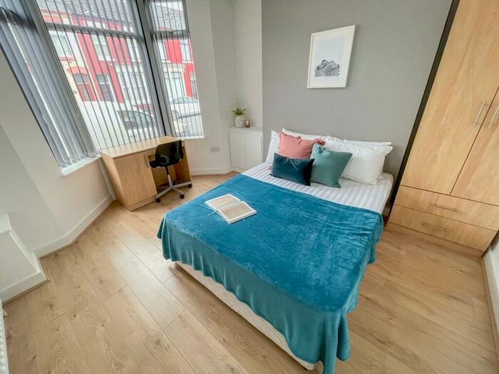 5 Bedroom Terraced House To Rent In Molyneux Road, L6