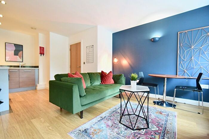 1 Bedroom Flat To Rent In Hunslet Road, Hunslet, Leeds, LS10