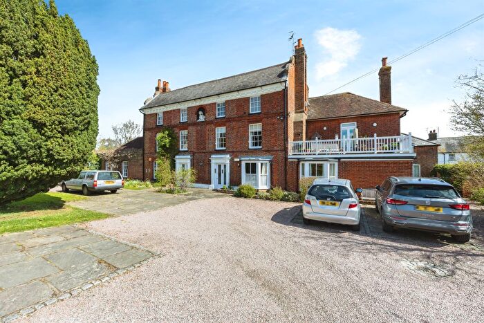 1 Bedroom Flat For Sale In The Green, Chartham, Canterbury, CT4