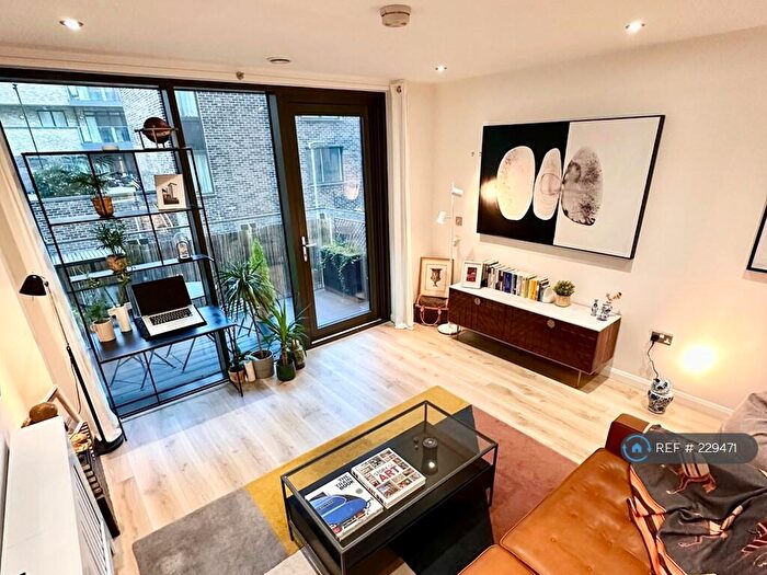 1 Bedroom Flat To Rent In Lamington Heights, London, E14