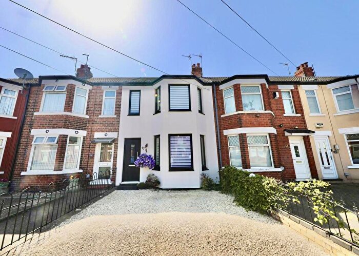 2 Bedroom Terraced House For Sale In Cardigan Road, Hull, HU3