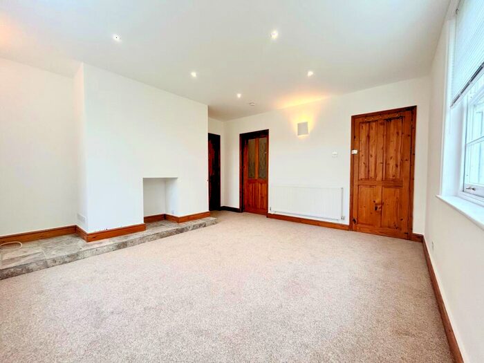 1 Bedroom Apartment To Rent In Hales Road, Cheltenham, GL52