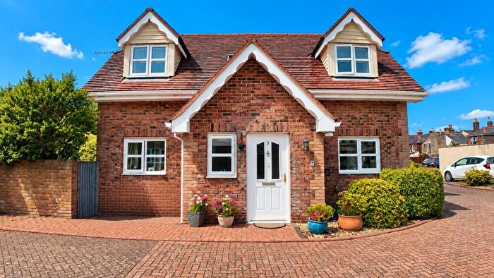 3 Bedroom Semi-Detached House For Sale In West Street, Ryde, PO33