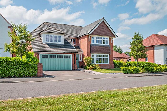 5 Bedroom Detached House For Sale In Shire Way, Tattenhall, Chester, CH3