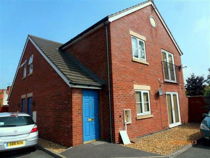 1 Bedroom Maisonette To Rent In Edward Court, Edward Street, Nuneaton, West Midlands, CV11