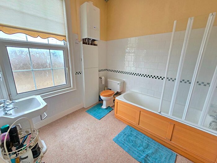 1 Bedroom Flat To Rent In Flat, Albion Road, Scarborough, YO11