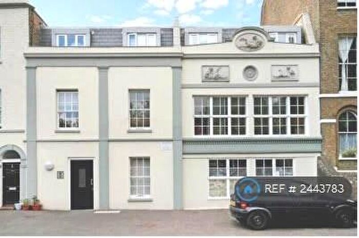 2 Bedroom Flat To Rent In Stonemasons Yard Camberwell, London, SE5