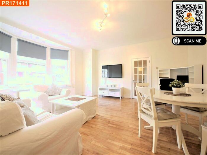 2 Bedroom Flat To Rent In Queensway, London, W2