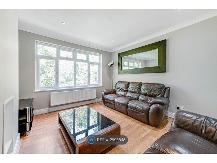 2 Bedroom Flat To Rent In Martin Way, Morden, SM4