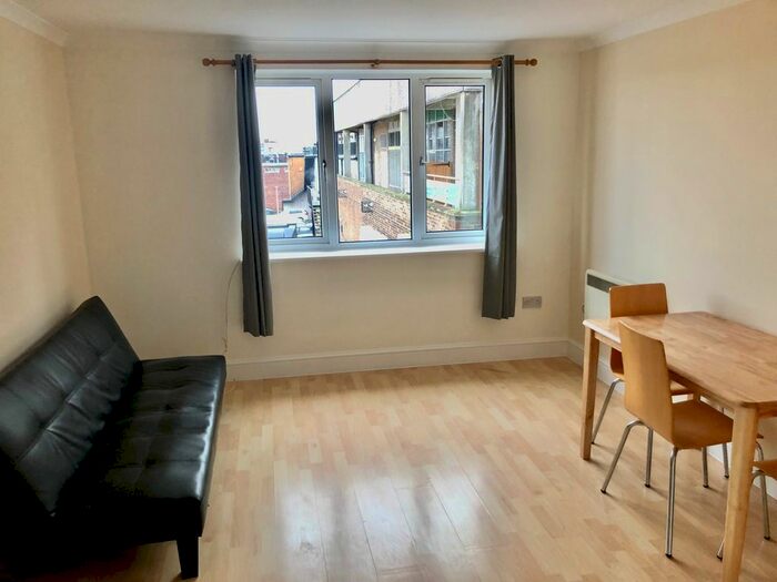 1 Bedroom Flat To Rent In Shenley Road, Borehamwood WD6