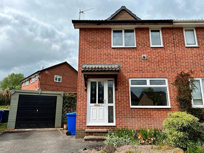 2 Bedroom Semi-Detached House To Rent In Tunstall Way, Chesterfield, S40