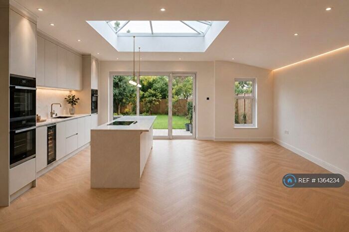 4 Bedroom Semi Detached House To Rent In Queens Road, New Malden, KT3