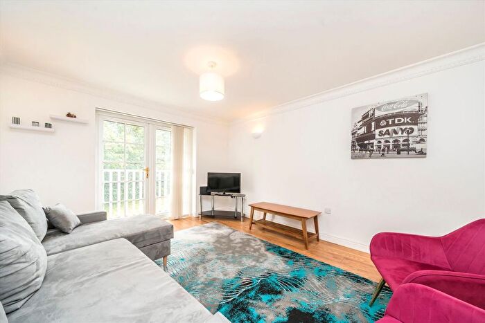 2 Bedroom Flat To Rent In Macmillan Way, Tooting, SW17