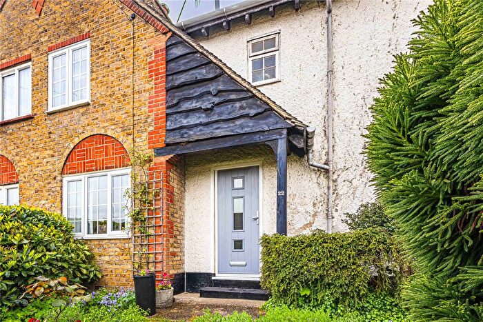 3 Bedroom Semi-Detached House For Sale In Blackwell Road, Kings Langley, Hertfordshire, WD4