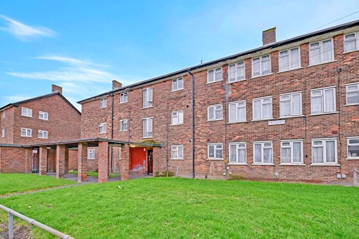 2 Bedroom Flat To Rent In Woodshire Road, Dagenham, RM10