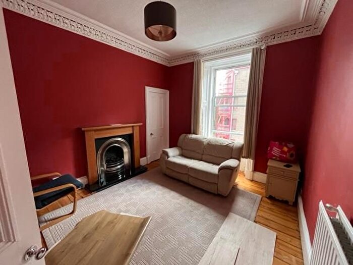 2 Bedroom Flat To Rent In Moncrieff Terrace, Edinburgh, EH9