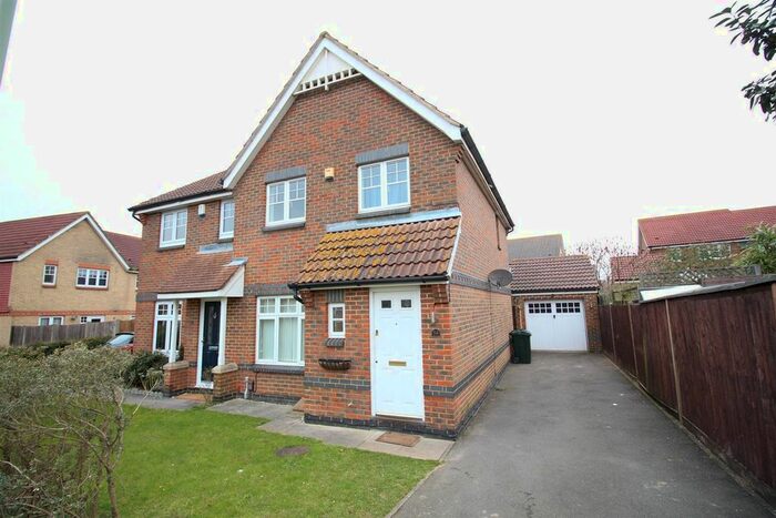 3 Bedroom Semi-Detached House To Rent In Clarke Crescent, Kennington, Ashford, TN24