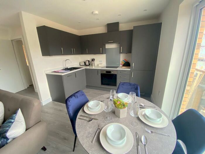 Apartment To Rent In Marlowes, Hemel Hempstead, HP1