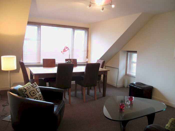 2 Bedroom Flat To Rent In Rose Street Lane North, City Centre, EH2