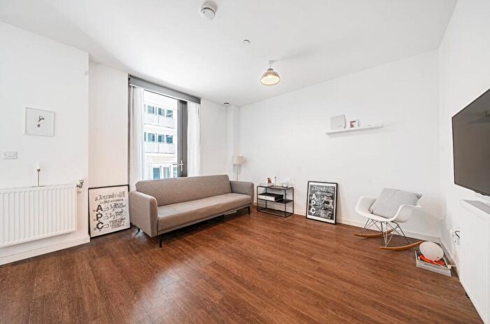 Property For Sale In Macclesfield Road, Clerkenwell, London, EC1V