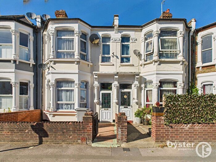 4 Bedroom Terraced House For Sale In Purves Road, London, NW10