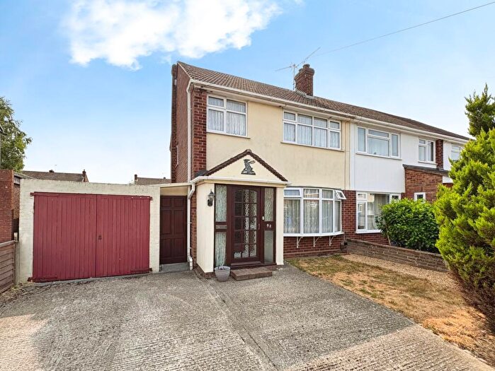 3 Bedroom Semi-Detached House For Sale In Field Way, Aldershot, Hampshire, GU12