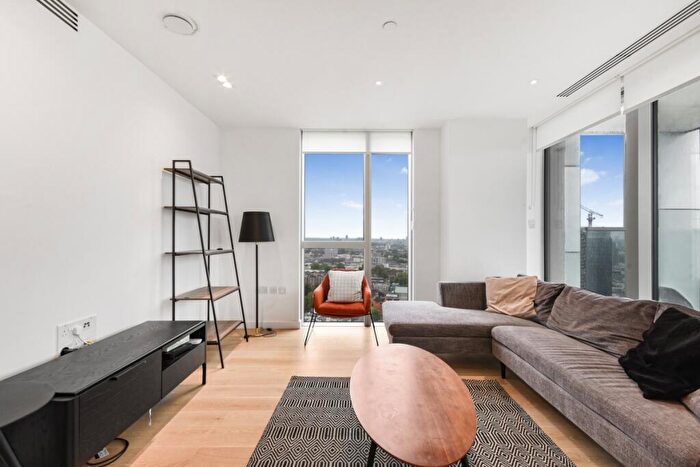 3 Bedroom Apartment To Rent In City Road London, EC1V