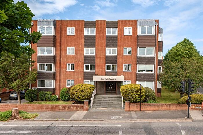 2 Bedroom Flat For Sale In The Drive, Hove, BN3