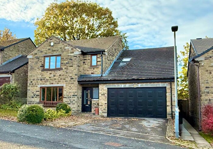 4 Bedroom Detached House To Rent In Hall Farm Grove, Hoylandswaine, Sheffield, South Yorkshire, S36
