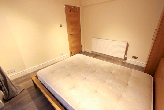 4 Bedroom Flat To Rent In Cleveland Street, London, W1T