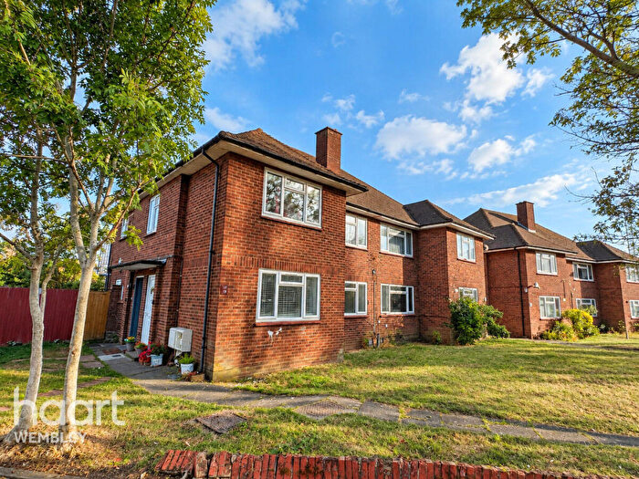 2 Bedroom Apartment To Rent In Linden Lawns, London, HA9