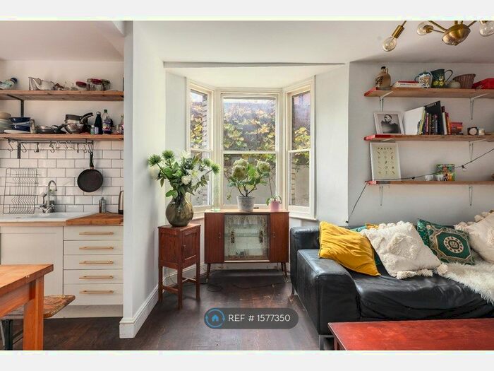 3 Bedroom Maisonette To Rent In Evering Road, London, N16