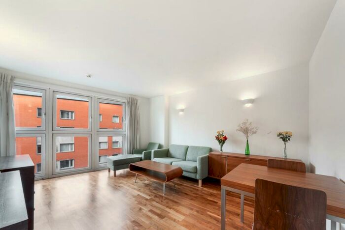 1 Bedroom Apartment To Rent In New Providence Wharf, London, E14