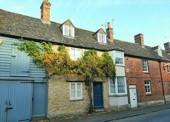 3 Bedroom Terraced House To Rent In Park Lane Woodstock, OX20
