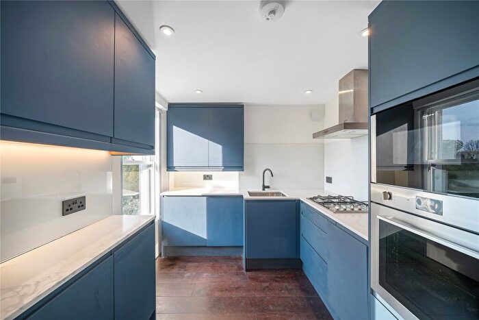 2 Bedroom Flat To Rent In Southend Road, Beckenham, BR3