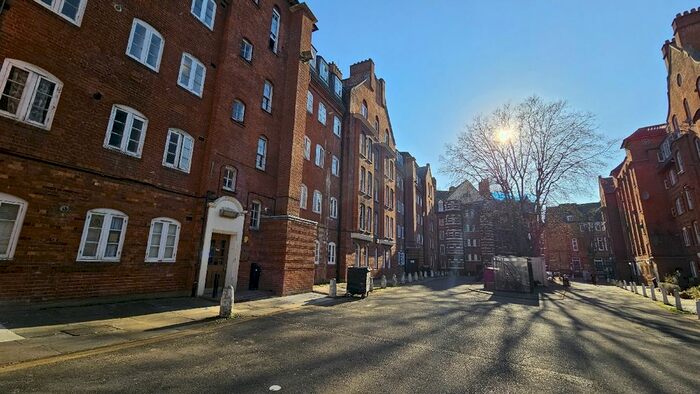 3 Bedroom Flat To Rent In Palissy Street, London, Shoreditch, E2