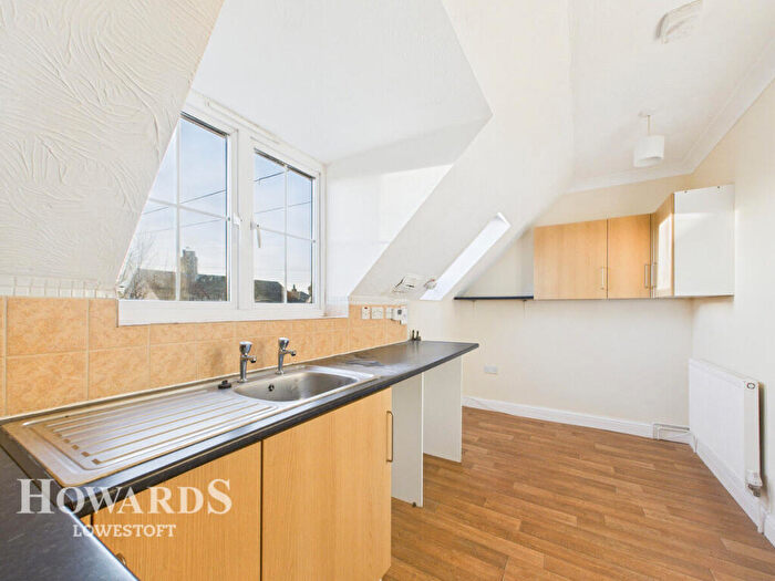 2 Bedroom Terraced House For Sale In High Path, Kessingland, NR33