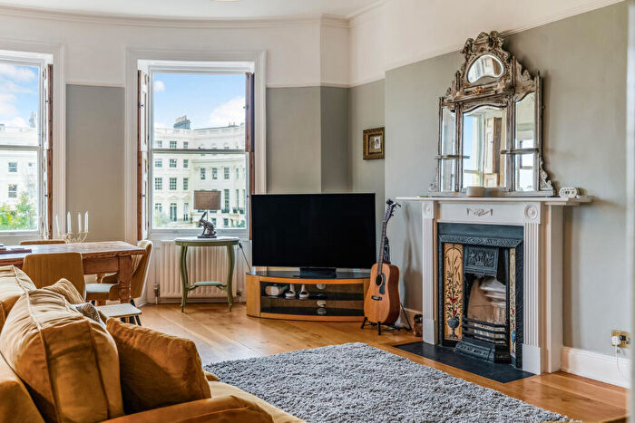 2 Bedroom Flat For Sale In Brunswick Square, Hove, BN3