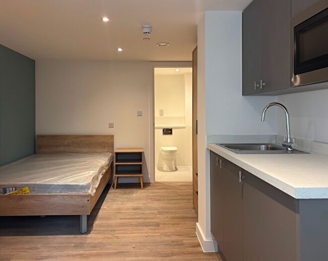 1 Bedroom Studio To Rent In Queen Square, Bristol, BS1