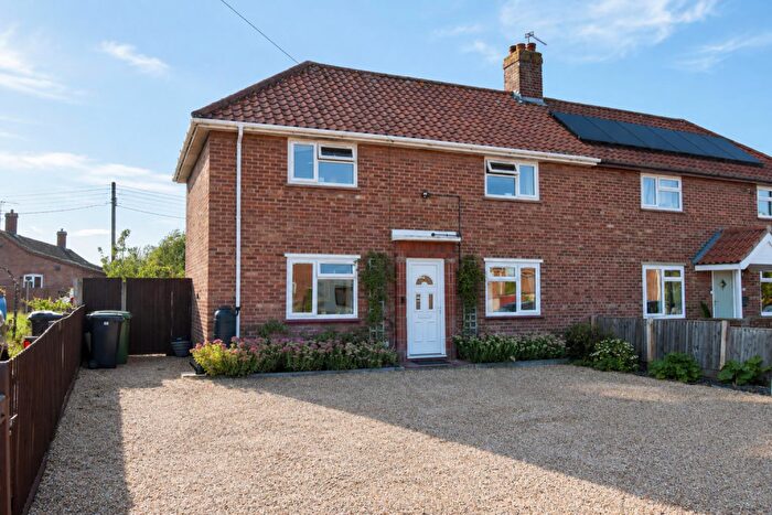 3 Bedroom Semi Detached House For Sale In Briar Road, Harleston, IP20