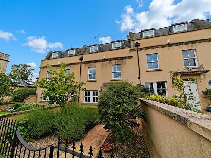 4 Bedroom Terraced House For Sale In Hilperton Road, Trowbridge, BA14