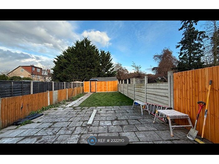 4 Bedroom End Of Terrace House To Rent In Walsingham Road, Mitcham, CR4