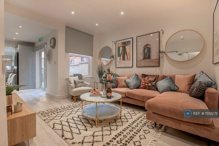 6 Bedroom Terraced House To Rent In Teversal Avenue, Nottingham, NG7