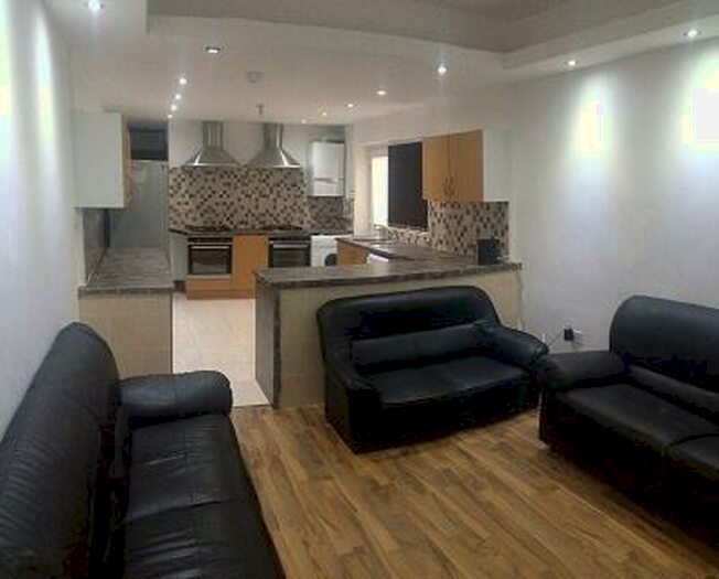 8 Bedroom Semi-Detached House To Rent In Dawlish Road, Birmingham, B29