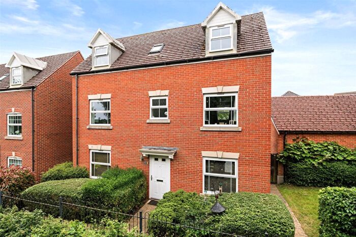 4 Bedroom Detached House For Sale In Blackbird Place, Bracknell, Berkshire, RG12