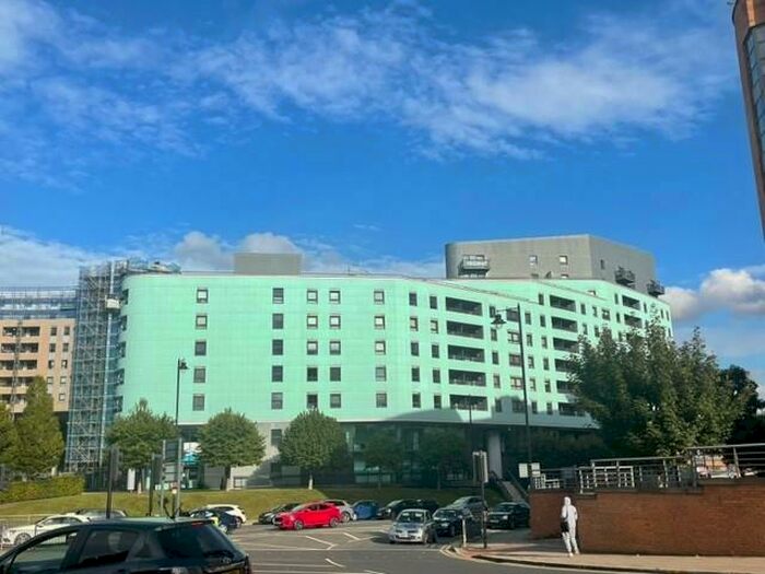 2 Bedroom Apartment To Rent In Gateway West, Leeds City Centre, LS9