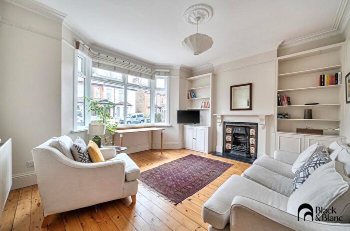 4 Bedroom Semi Detached House For Sale In Vincent Road, Croydon, CR0