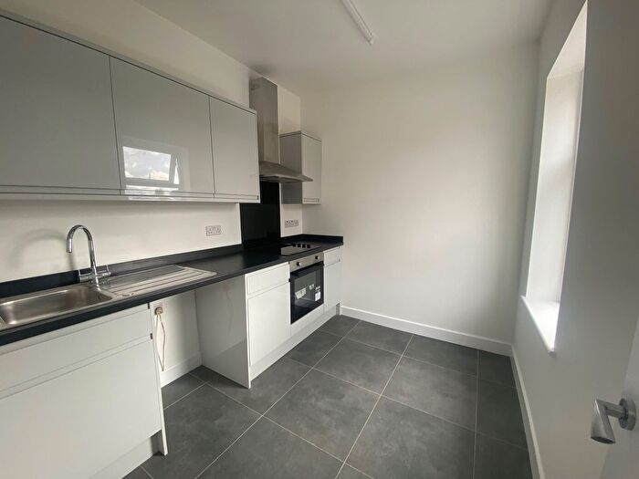 1 Bedroom Flat To Rent In High Street, Brockmoor, Brierley Hill, DY5