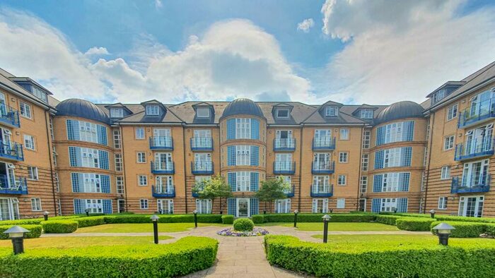 2 Bedroom Flat To Rent In Newland Gardens, Hertford, SG13