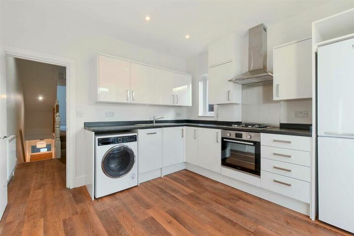 2 Bedroom Flat To Rent In Brenthurst Road, London, NW10